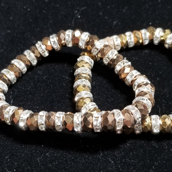 A rhinestone beaded bracelet - Picture 5 of 6